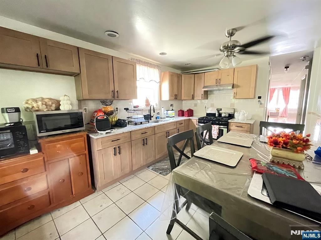 Newark, New Jersey, 07104, United States, 7 Bedrooms Bedrooms, ,4 BathroomsBathrooms,Residential,For Sale,1980017