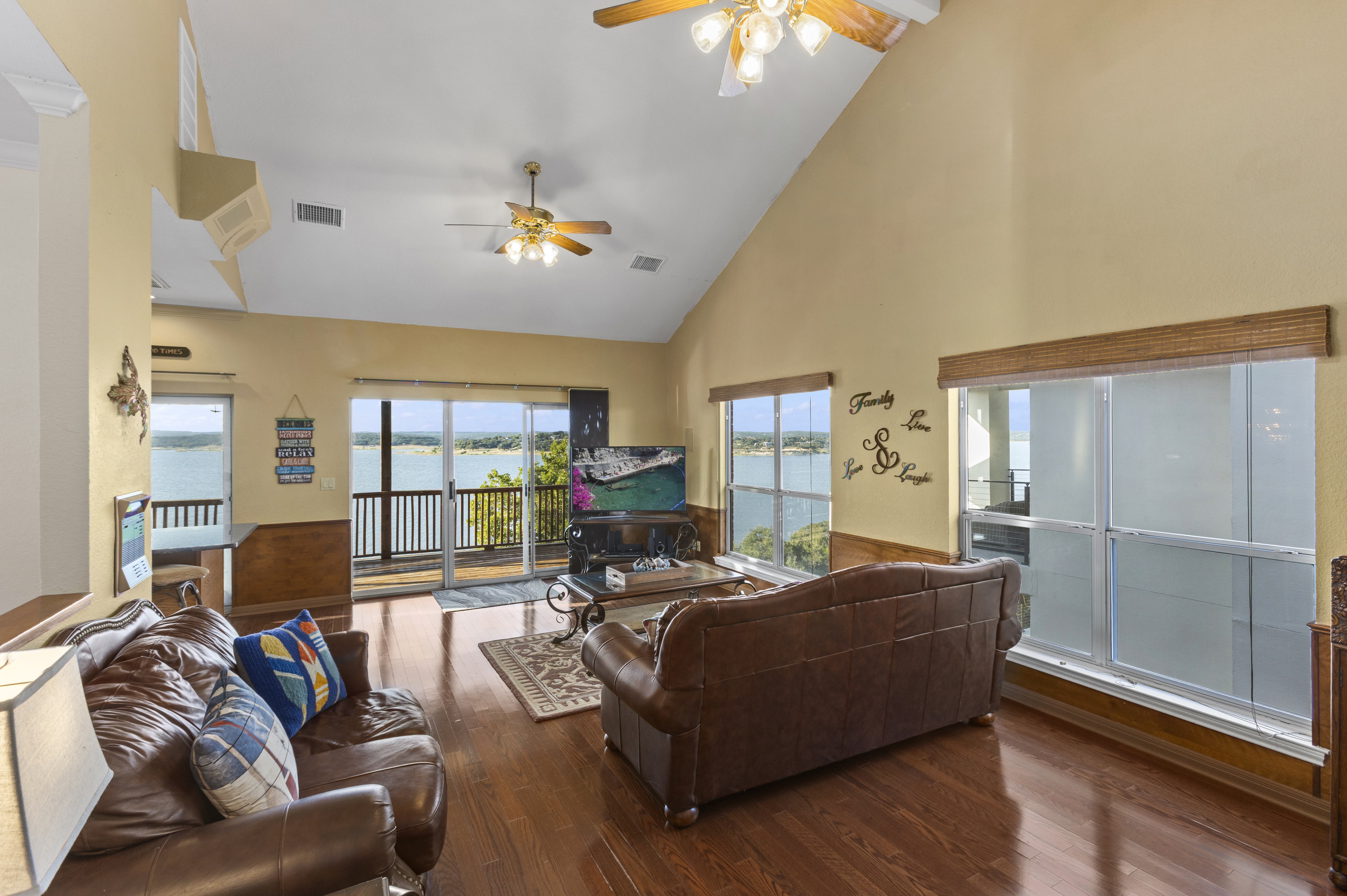  Panoramic Canyon Lake Views - 物件實景