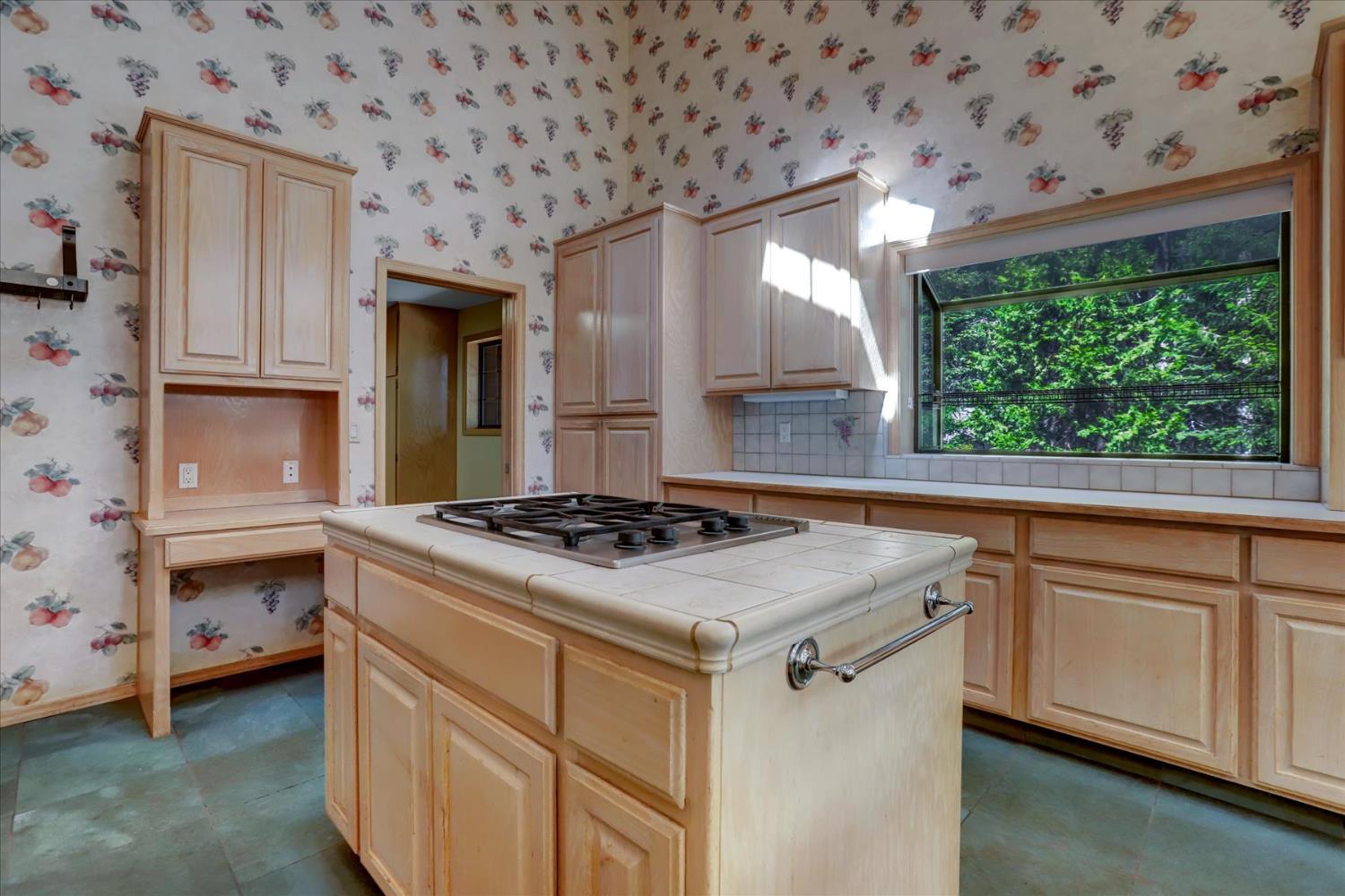 Nevada City, California, 95959, United States, 3 Bedrooms Bedrooms, ,4 BathroomsBathrooms,Residential,For Sale,1977718