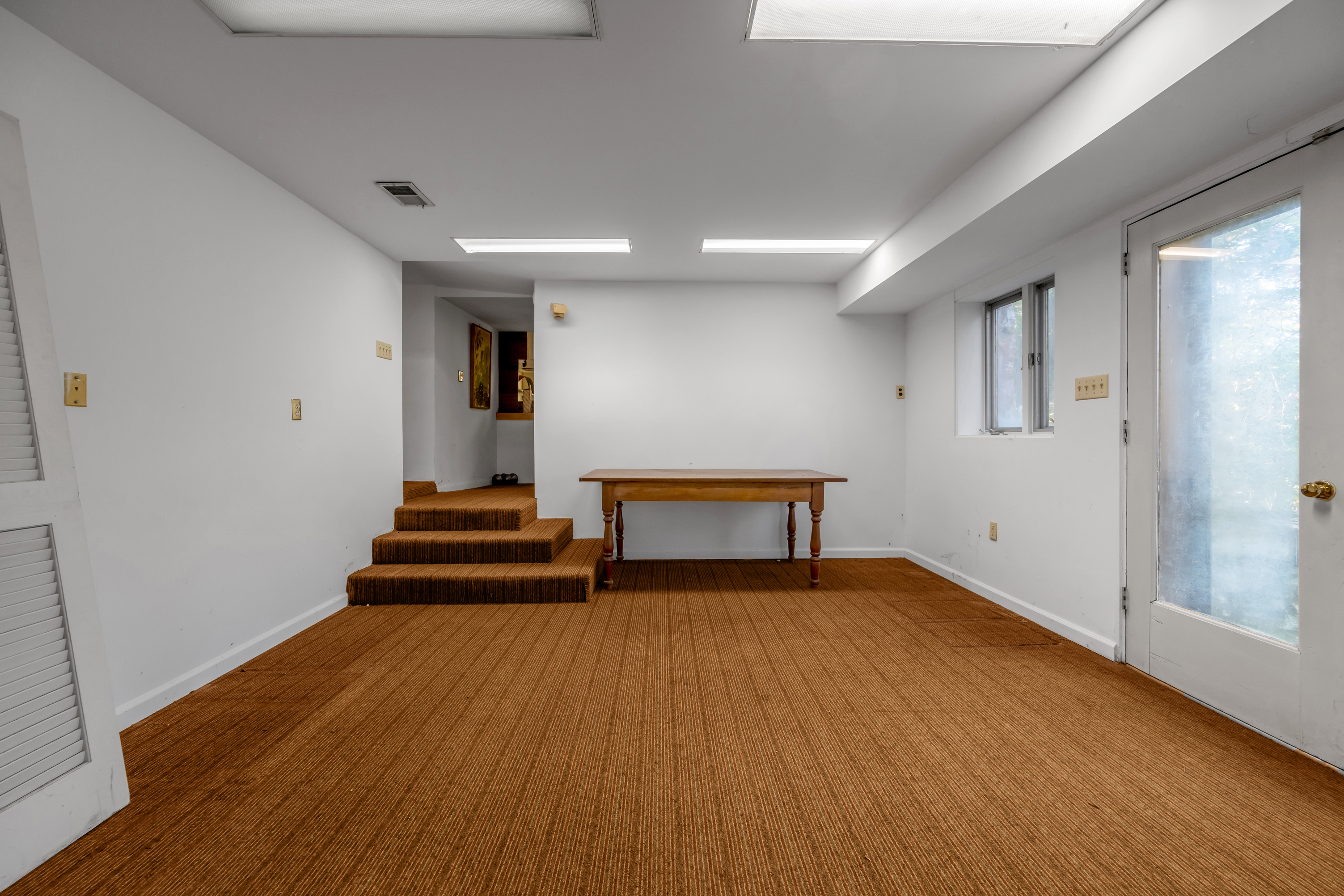 8641 Adams Lane - 物件實景