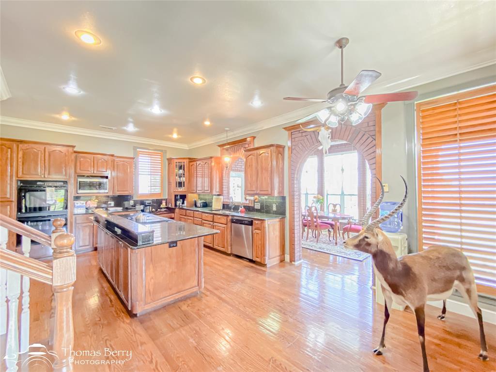 Merkel, Texas, 79536, United States, 5 Bedrooms Bedrooms, ,4 BathroomsBathrooms,Residential,For Sale,1829513