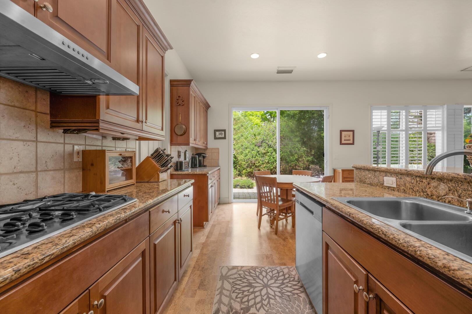 Visalia, California, 93291, United States, 4 Bedrooms Bedrooms, ,3 BathroomsBathrooms,Residential,For Sale,2009986