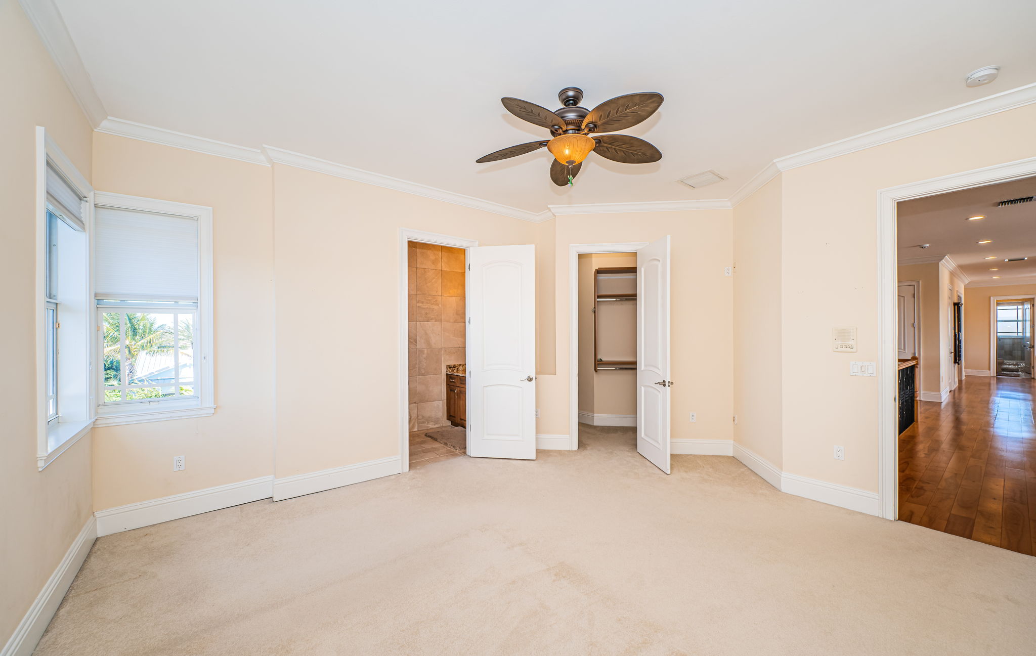 St Petersburg, Florida, 33707, United States, 5 Bedrooms Bedrooms, ,5 BathroomsBathrooms,Residential,For Sale,2006025