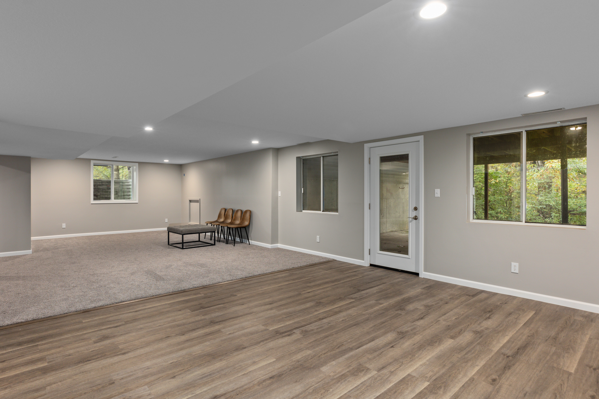 Litchfield, Illinois, 62056, United States, 5 Bedrooms Bedrooms, ,4 BathroomsBathrooms,Residential,For Sale,1979153