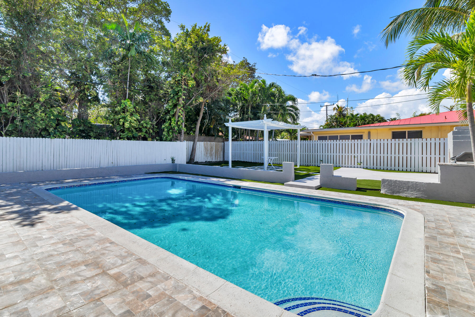 West Palm Beach, Florida, 33407, United States, 5 Bedrooms Bedrooms, ,5 BathroomsBathrooms,Residential,For Sale,1994900