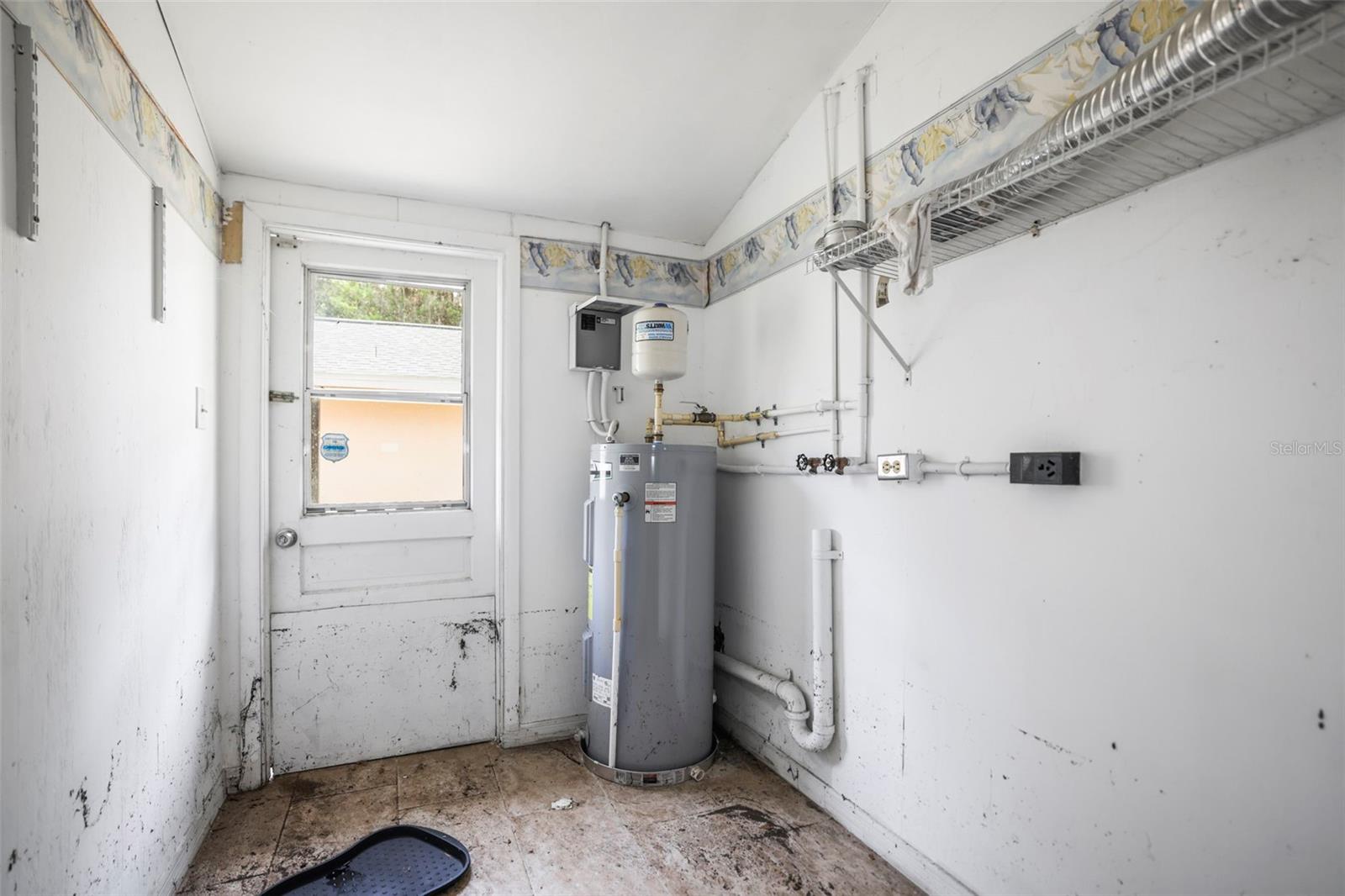 Clearwater, Florida, 33760, United States, 3 Bedrooms Bedrooms, ,2 BathroomsBathrooms,Residential,For Sale,1826177