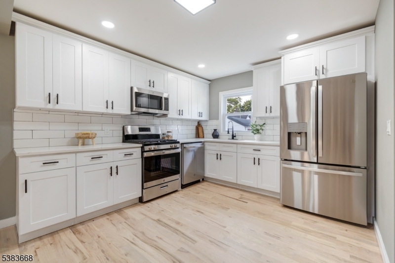 Rahway City, New Jersey, 07065, United States, 4 Bedrooms Bedrooms, ,4 BathroomsBathrooms,Residential,For Sale,1942005