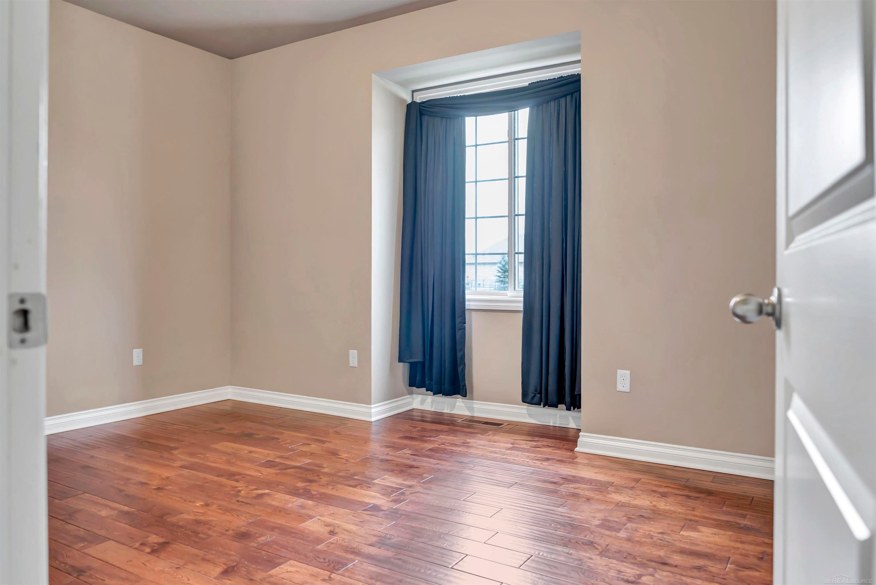 Macomb, Michigan, 48042, United States, 3 Bedrooms Bedrooms, ,3 BathroomsBathrooms,Residential,For Sale,2002873