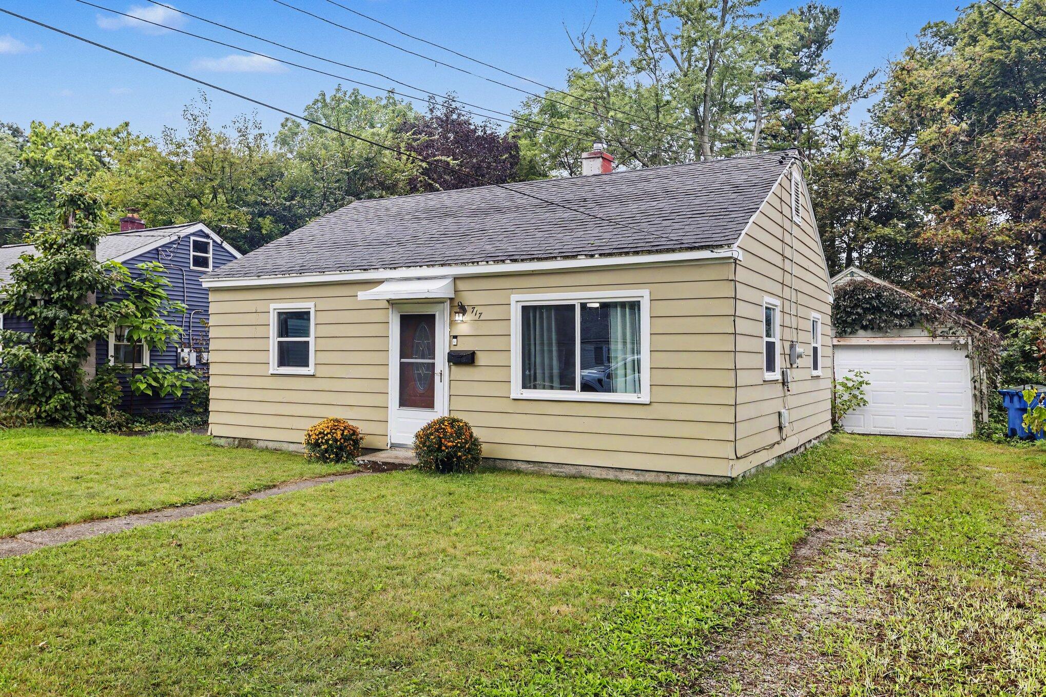Washburn Ave, Kalamazoo, MI 49048 #1