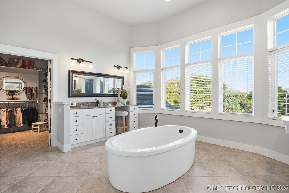 Jenks, Oklahoma, 74037, United States, 5 Bedrooms Bedrooms, ,6 BathroomsBathrooms,Residential,For Sale,1989076