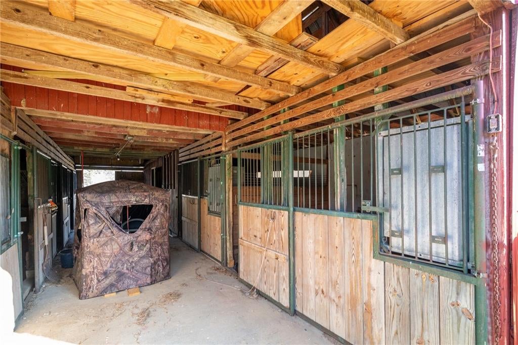 Calhoun, Georgia, 30701, United States, 4 Bedrooms Bedrooms, ,4 BathroomsBathrooms,Residential,For Sale,2005129