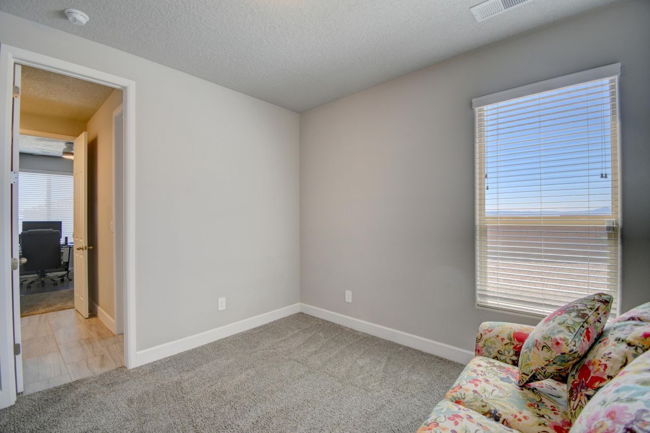 Albuquerque, New Mexico, 87114, United States, 4 Bedrooms Bedrooms, ,3 BathroomsBathrooms,Residential,For Sale,1793165