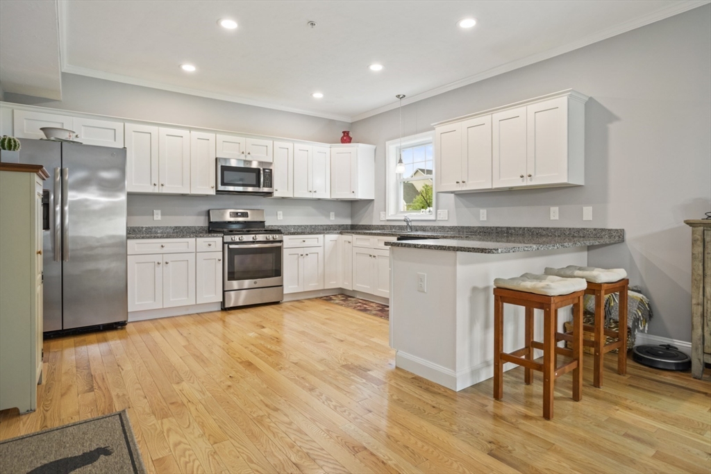 Haverhill, Massachusetts, 01832, United States, 3 Bedrooms Bedrooms, ,3 BathroomsBathrooms,Residential,For Sale,1879402