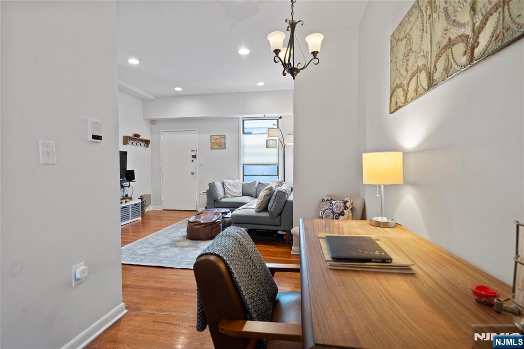 Jersey City, New Jersey, 07302, United States, 2 Bedrooms Bedrooms, ,2 BathroomsBathrooms,Residential,For Sale,1927201