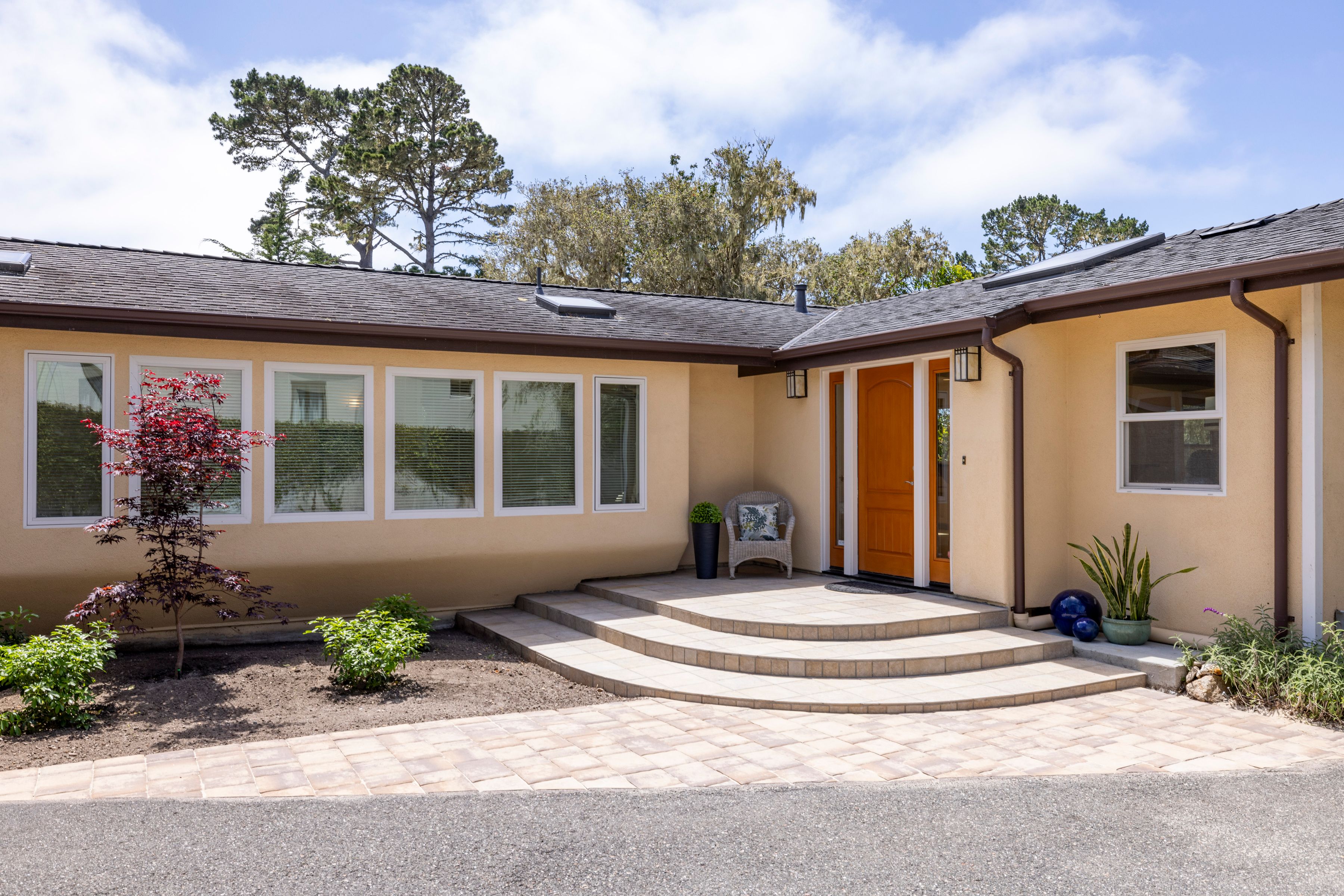  3113 Sloat Road - 物件實景