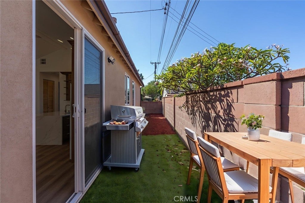 Fullerton, California, 92833, United States, 6 Bedrooms Bedrooms, ,4 BathroomsBathrooms,Residential,For Sale,1979244