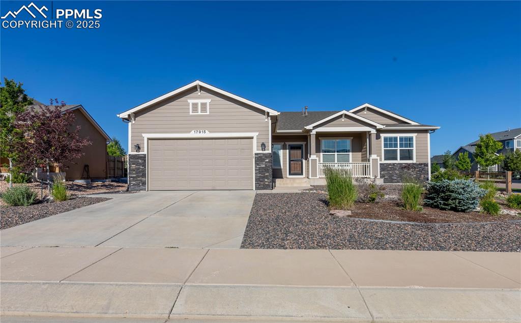 Monument, Colorado, 80132, United States, 5 Bedrooms Bedrooms, ,3 BathroomsBathrooms,Residential,For Sale,1875210