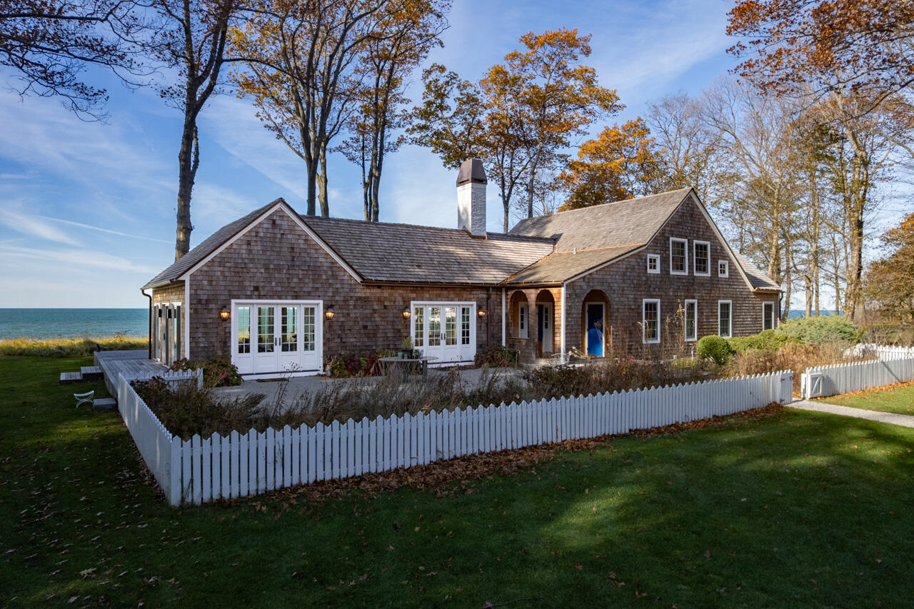 Fennville, Michigan, 49408, United States, 9 Bedrooms Bedrooms, ,10 BathroomsBathrooms,Residential,For Sale,1992421