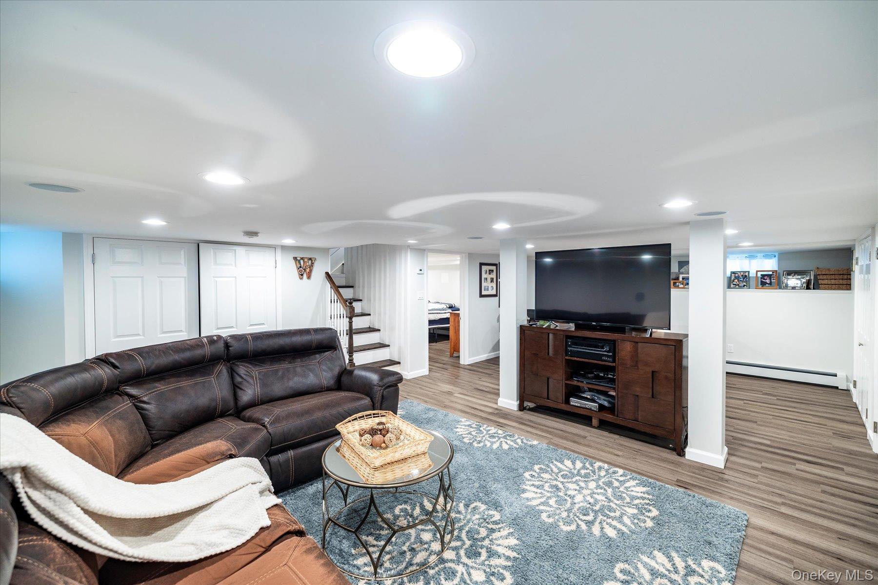 Lynbrook, New York, 11563, United States, 3 Bedrooms Bedrooms, ,2 BathroomsBathrooms,Residential,For Sale,1988362