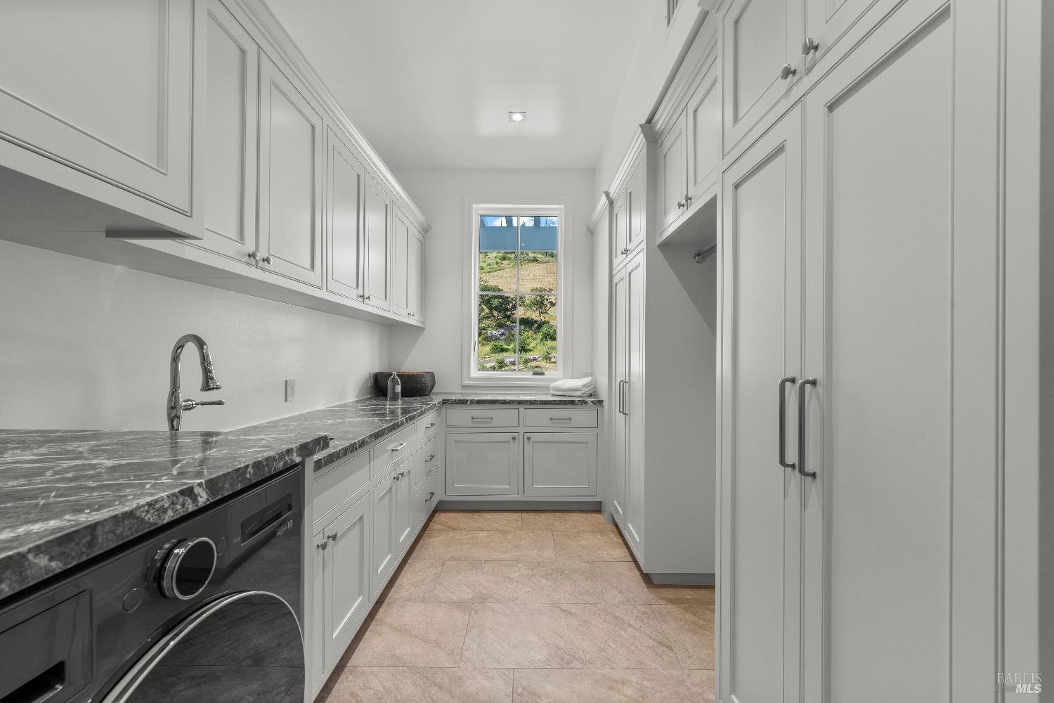 St. Helena, California, 94574, United States, 4 Bedrooms Bedrooms, ,5 BathroomsBathrooms,Residential,For Sale,1942267