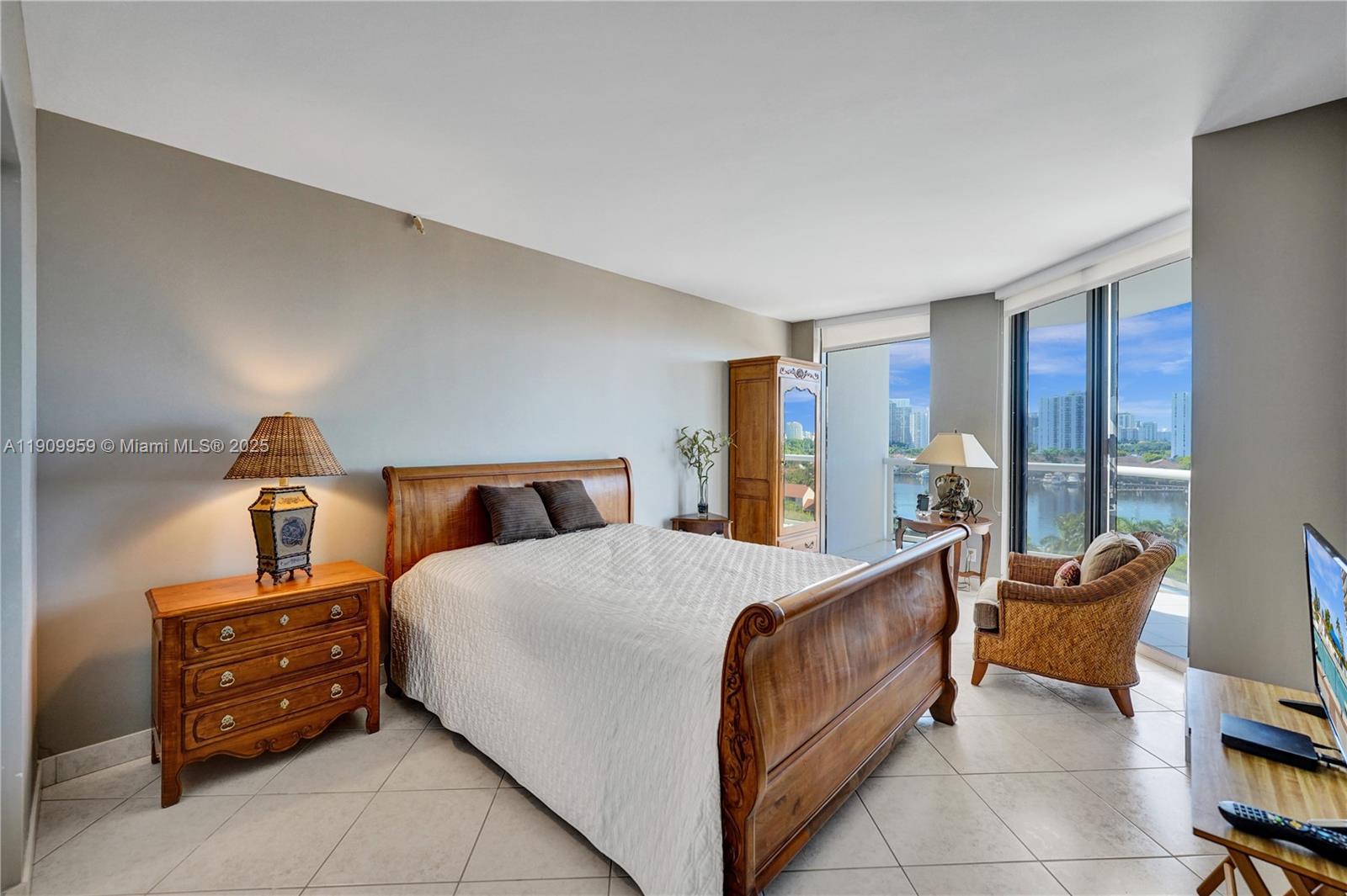 Aventura, Florida, 33180, United States, 2 Bedrooms Bedrooms, ,2 BathroomsBathrooms,Residential,For Sale,1988948