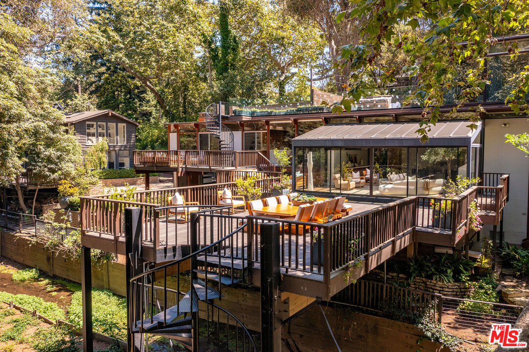 Santa Monica, California, 90402, United States, 7 Bedrooms Bedrooms, ,7 BathroomsBathrooms,Residential,For Sale,1940009