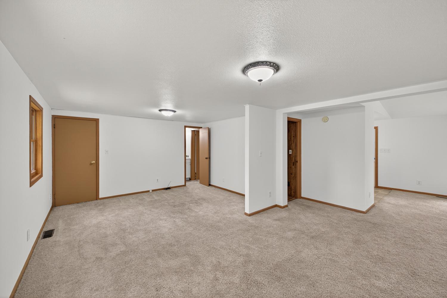 Udolpho Twp, Minnesota, 55917, United States, 5 Bedrooms Bedrooms, ,3 BathroomsBathrooms,Residential,For Sale,1940974