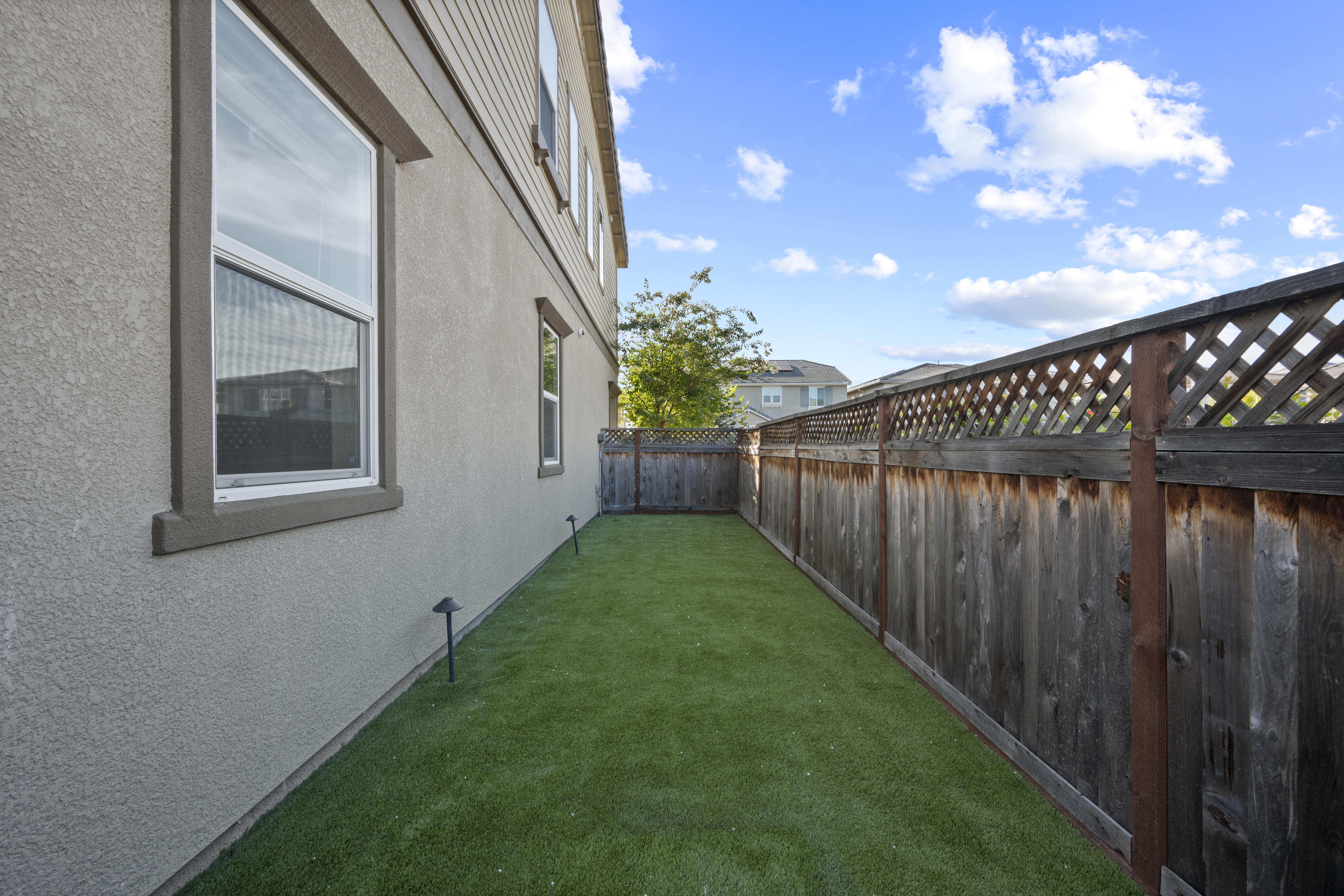  Elevated Modern Living in Sanctuary Village - 物件實景