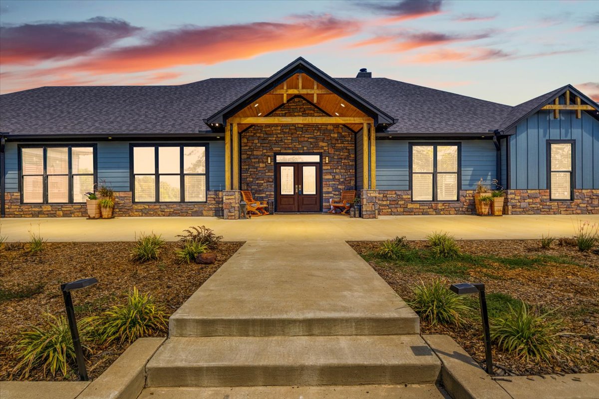 Long Branch, Texas, 75669, United States, 4 Bedrooms Bedrooms, ,4 BathroomsBathrooms,Residential,For Sale,1908688