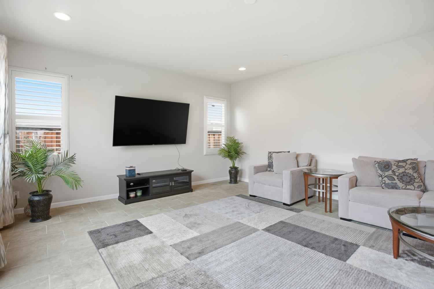 Elk Grove, California, 95757, United States, 4 Bedrooms Bedrooms, ,4 BathroomsBathrooms,Residential,For Sale,1999754