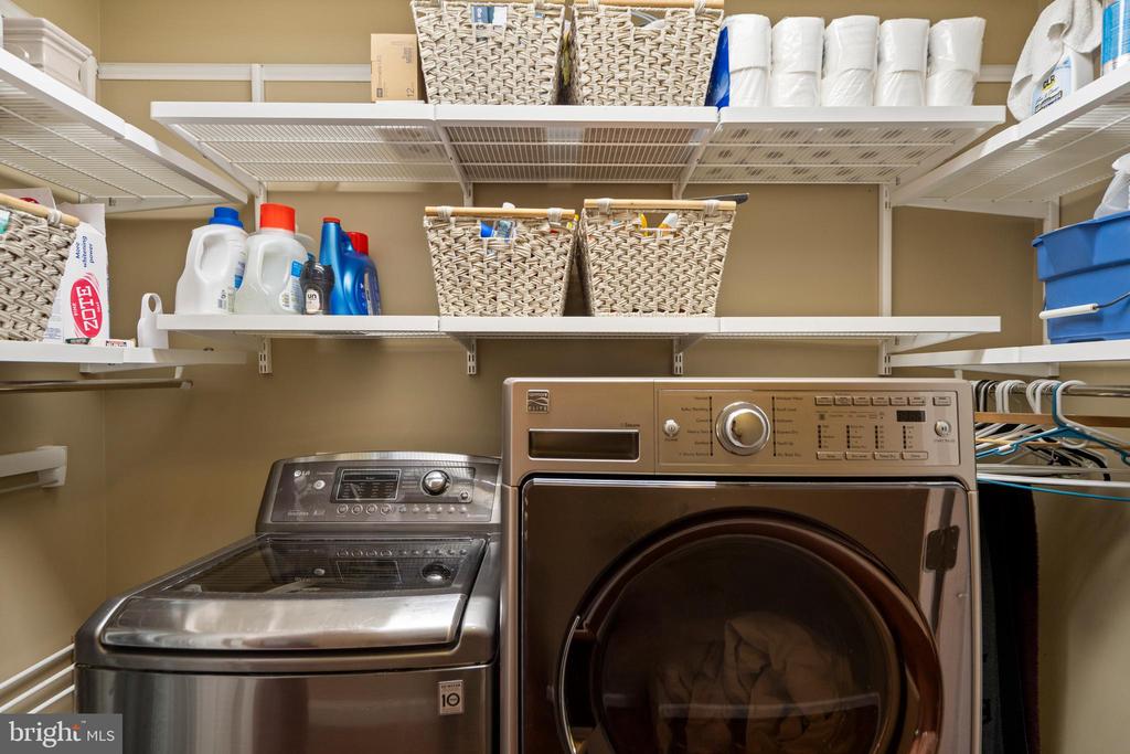 Broadlands, Virginia, 20148, United States, 5 Bedrooms Bedrooms, ,5 BathroomsBathrooms,Residential,For Sale,1977540