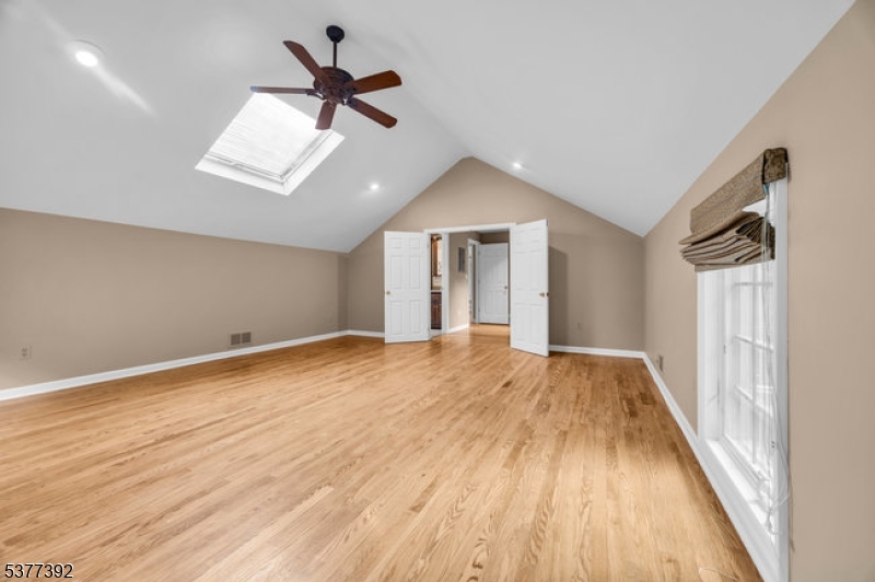 Chatham Twp., New Jersey, 07928, United States, 4 Bedrooms Bedrooms, ,3 BathroomsBathrooms,Residential,For Sale,1926166