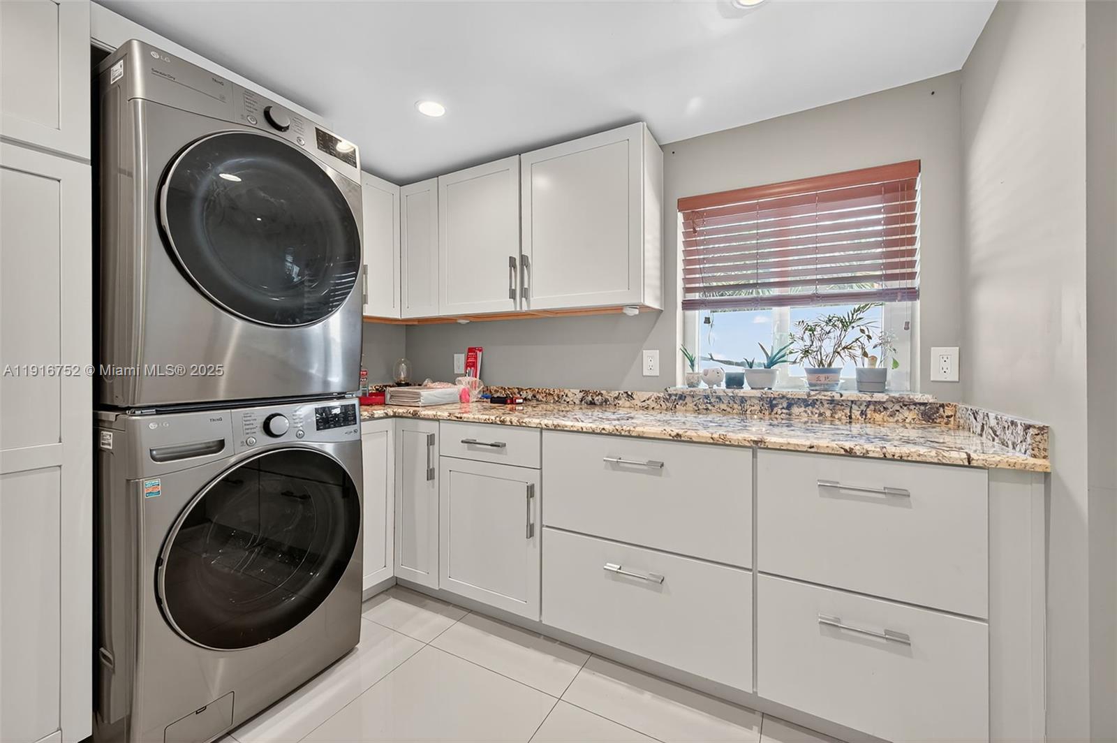 Hollywood, Florida, 33024, United States, 3 Bedrooms Bedrooms, ,2 BathroomsBathrooms,Residential,For Sale,1995844