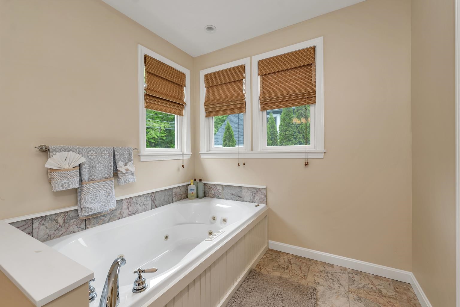 Laconia, New Hampshire, 03246, United States, 5 Bedrooms Bedrooms, ,3 BathroomsBathrooms,Residential,For Sale,1826870