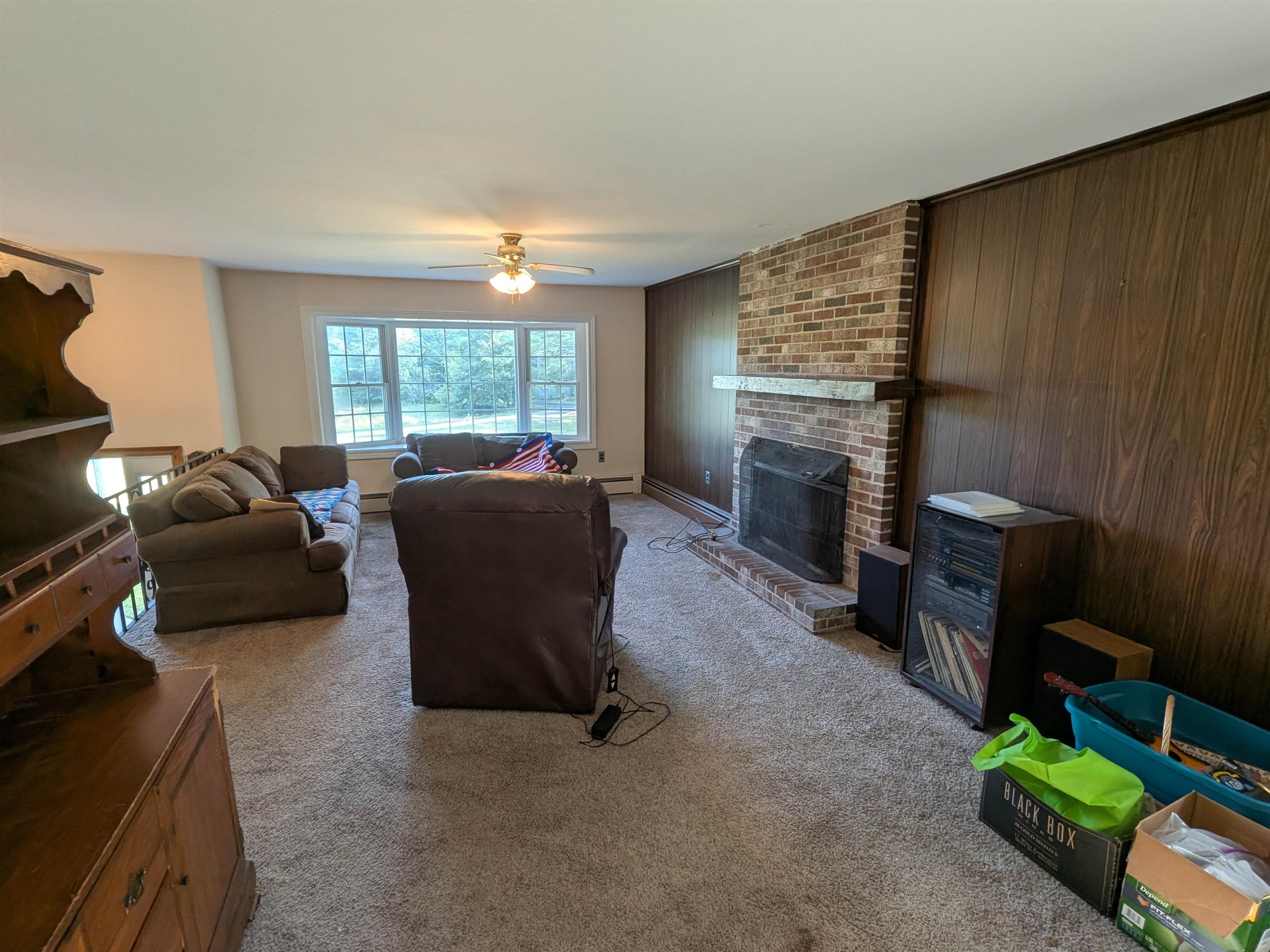 Hollis, New Hampshire, 03049, United States, 3 Bedrooms Bedrooms, ,2 BathroomsBathrooms,Residential,For Sale,1934424