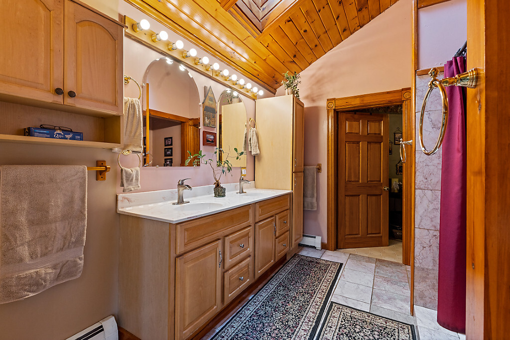 Liberty, Maine, 04949, United States, 2 Bedrooms Bedrooms, ,3 BathroomsBathrooms,Residential,For Sale,1838290