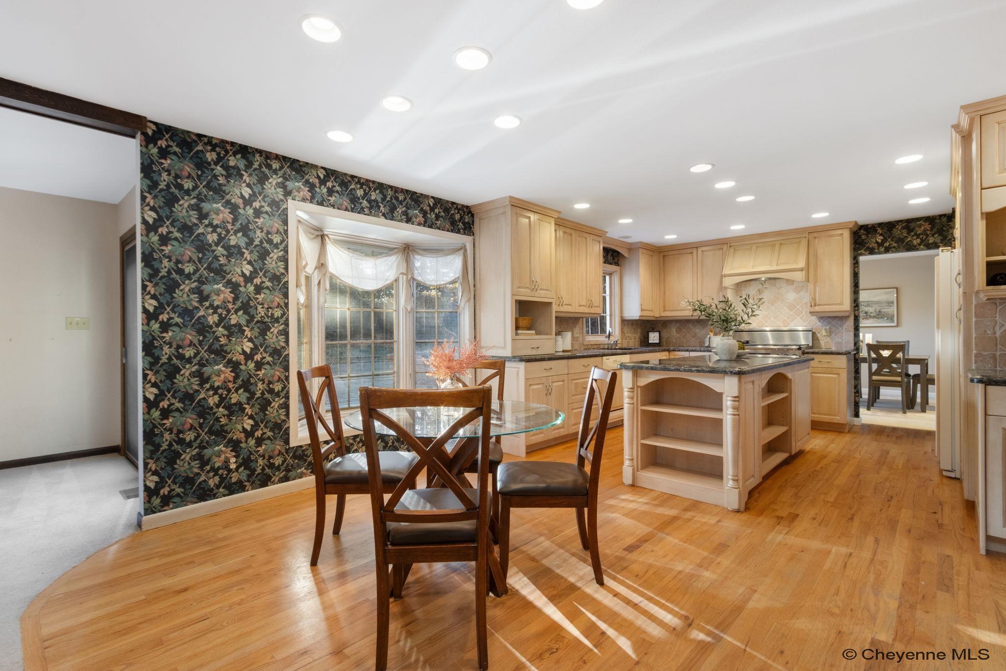 Cheyenne, Wyoming, 82001, United States, 5 Bedrooms Bedrooms, ,4 BathroomsBathrooms,Residential,For Sale,1992954