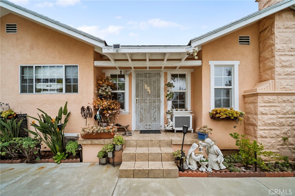 Los Angeles, California, 90041, United States, ,Residential,For Sale,2013561