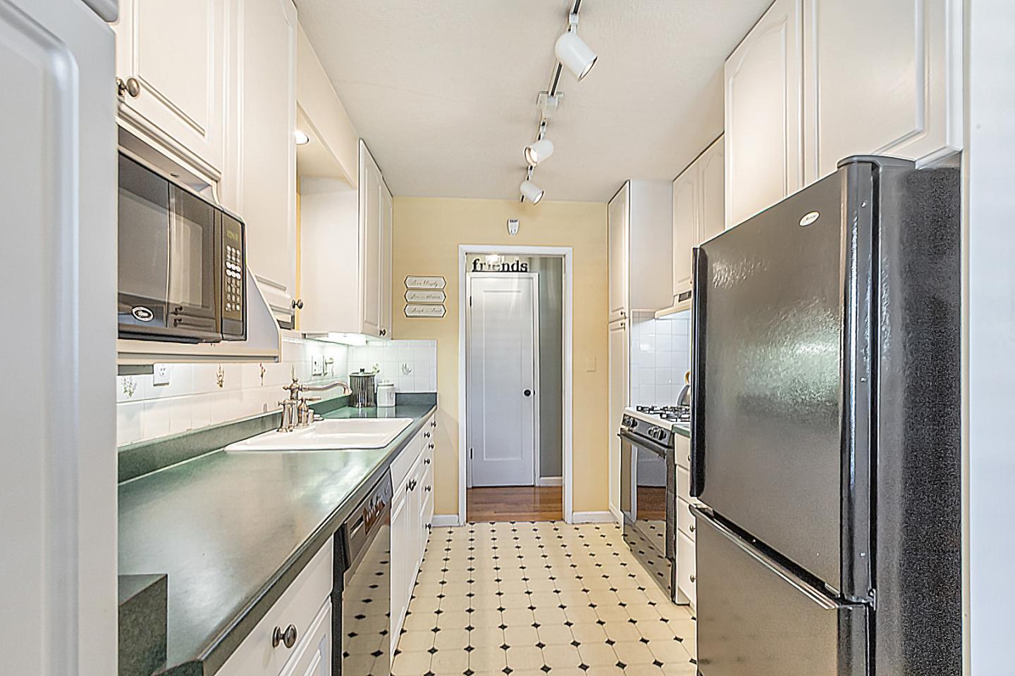 Santa Clara, California, 95050, United States, 3 Bedrooms Bedrooms, ,2 BathroomsBathrooms,Residential,For Sale,1942151