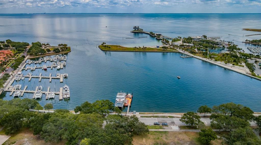 St Petersburg, Florida, 33701, United States, 3 Bedrooms Bedrooms, ,3 BathroomsBathrooms,Residential,For Sale,1885296