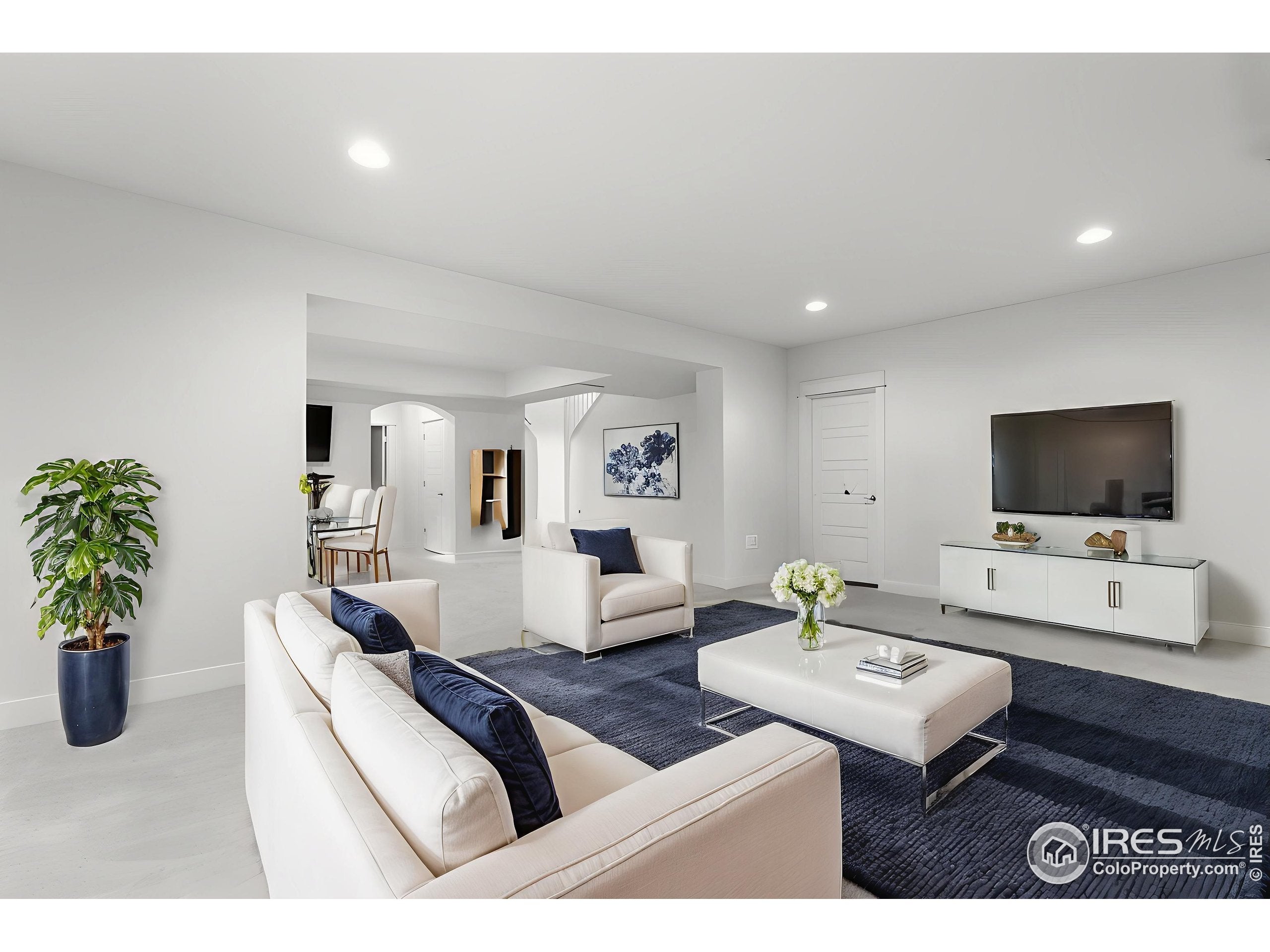 Windsor, Colorado, 80550, United States, 6 Bedrooms Bedrooms, ,4 BathroomsBathrooms,Residential,For Sale,1996243