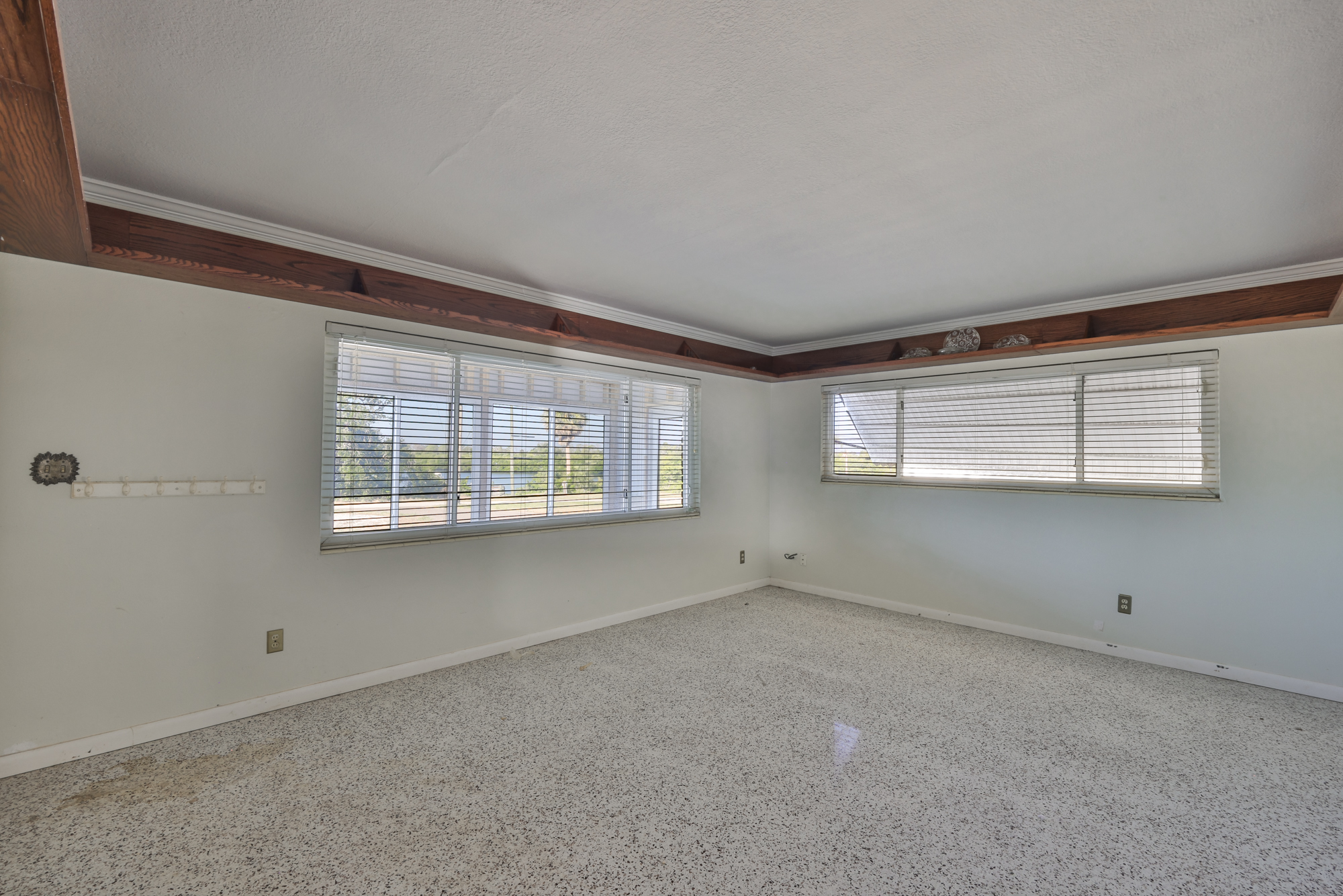 Ruskin, Florida, 33570, United States, 3 Bedrooms Bedrooms, ,2 BathroomsBathrooms,Residential,For Sale,2002551