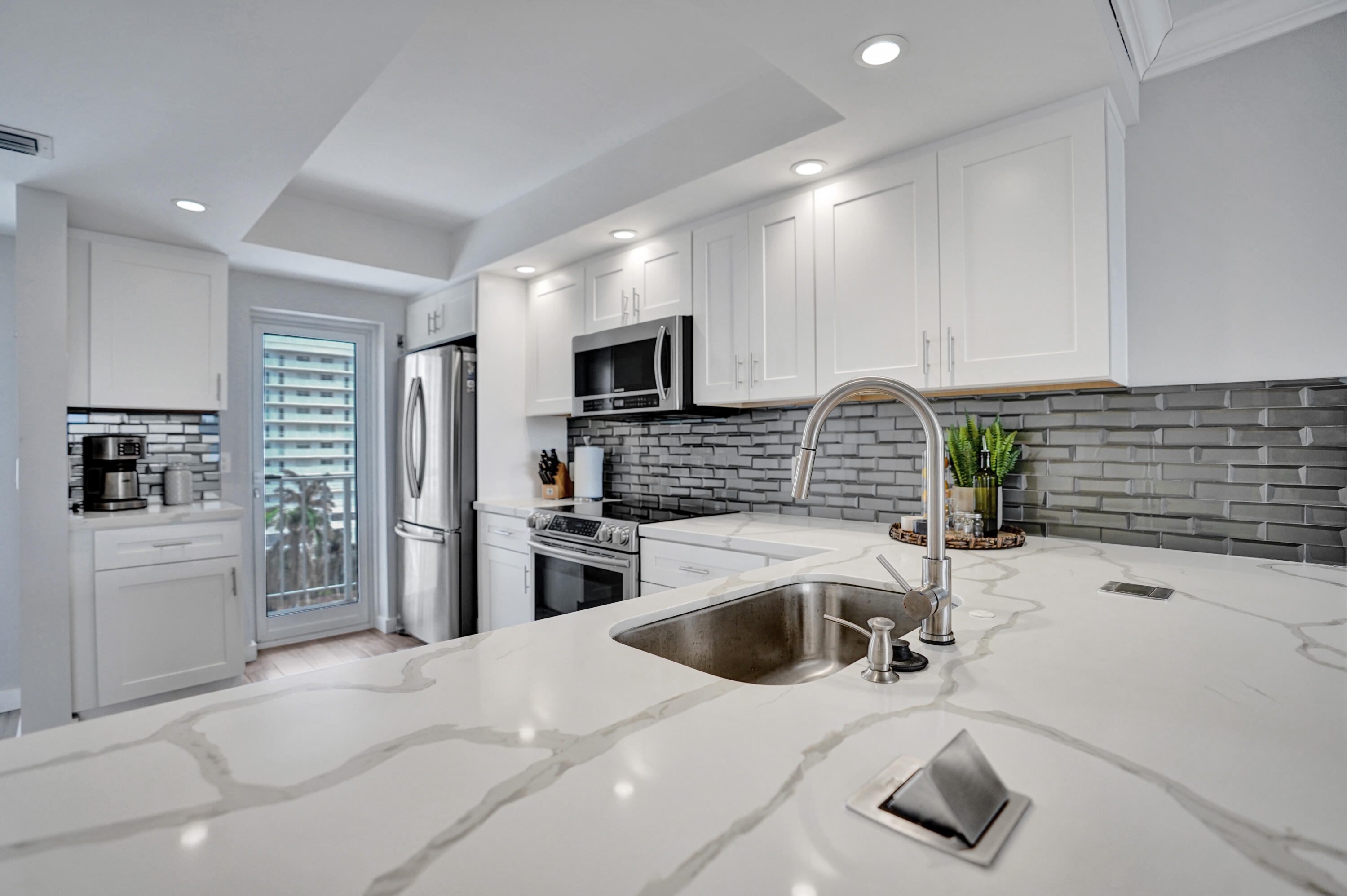 Highland Beach, Florida, 33487, United States, 2 Bedrooms Bedrooms, ,2 BathroomsBathrooms,Residential,For Sale,1828611