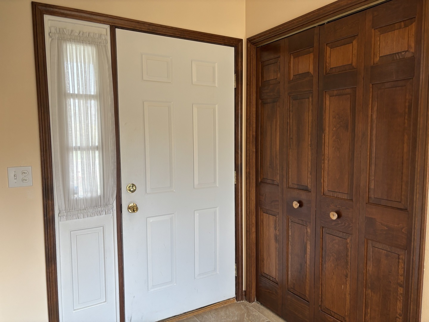 Hoffman Estates, Illinois, 60010, United States, 5 Bedrooms Bedrooms, ,3 BathroomsBathrooms,Residential,For Sale,1989423