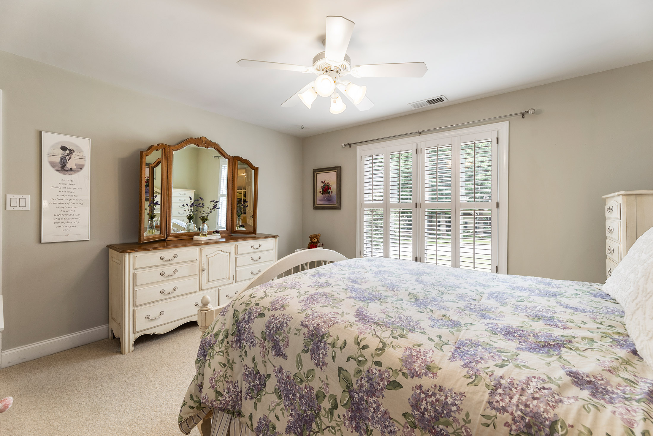  Tucked Among Mature Hardwoods on a Private 1.25+/- Acre River Lot - 物件實景