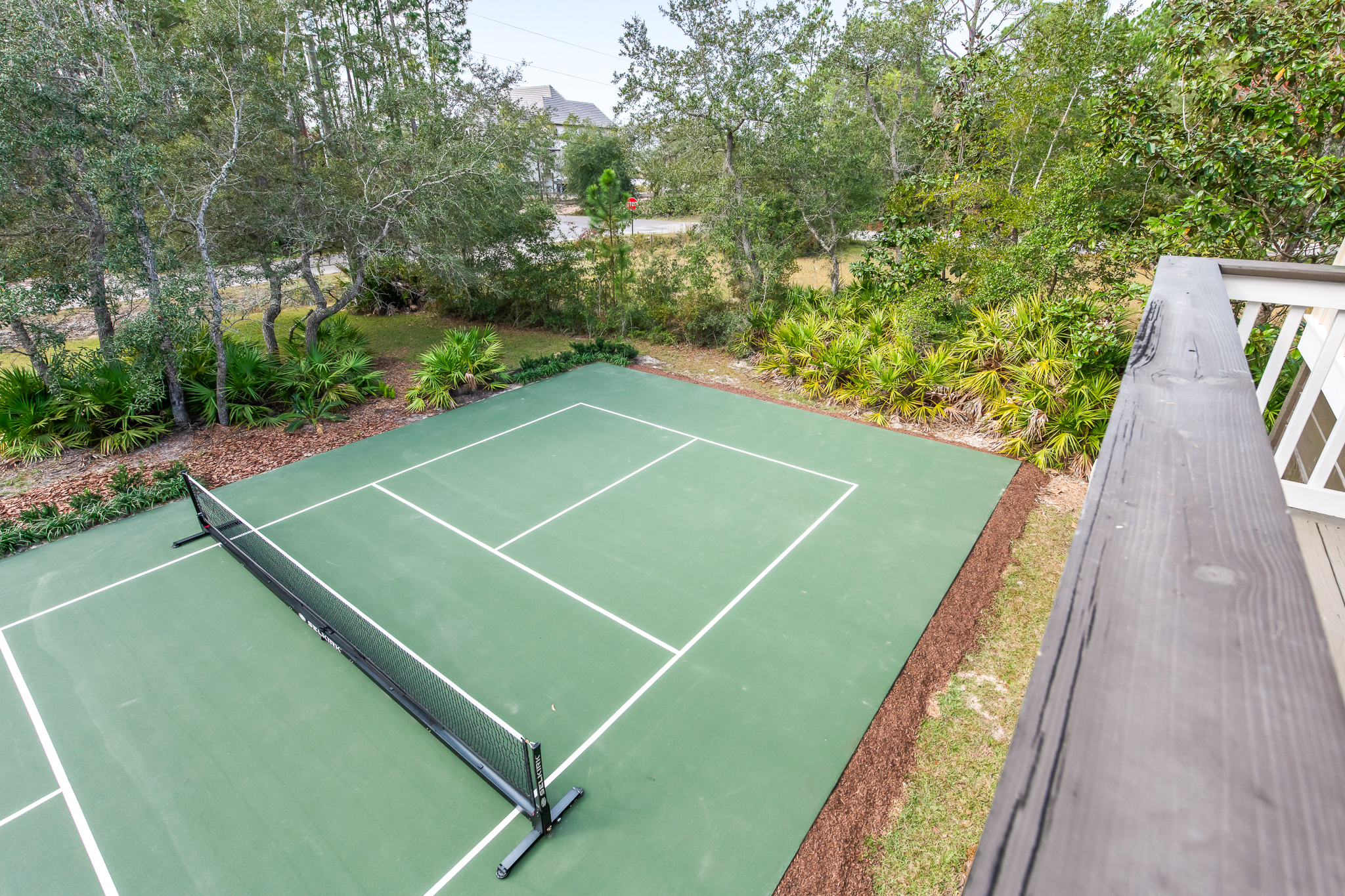  Furnished Coastal Retreat on Over an Acre with Pickleball Court - 物件實景