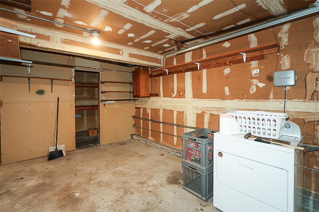 Holbrook, New York, 11741, United States, 4 Bedrooms Bedrooms, ,2 BathroomsBathrooms,Residential,For Sale,1973717