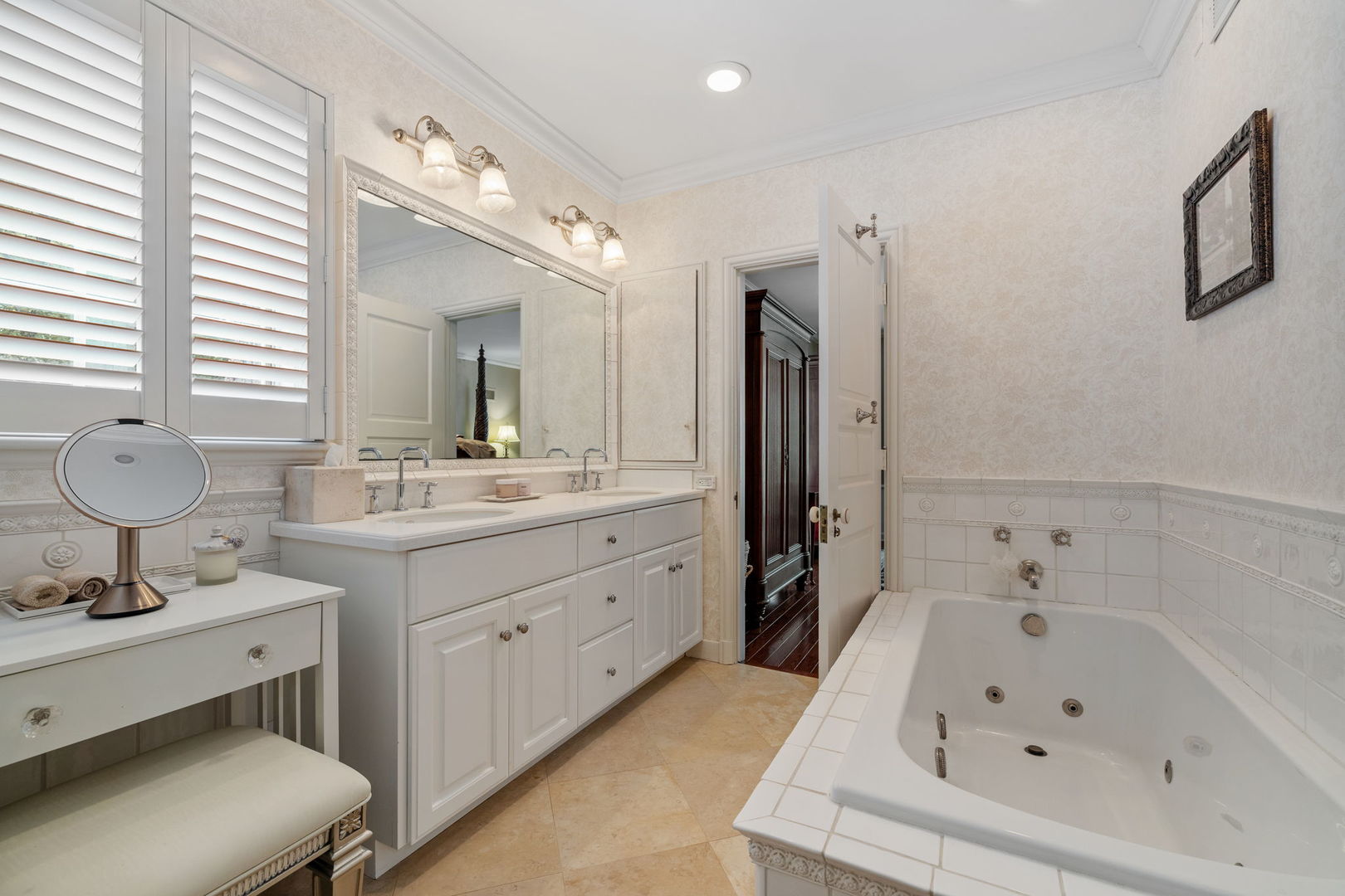 Joliet, Illinois, 60431, United States, 4 Bedrooms Bedrooms, ,5 BathroomsBathrooms,Residential,For Sale,1868408