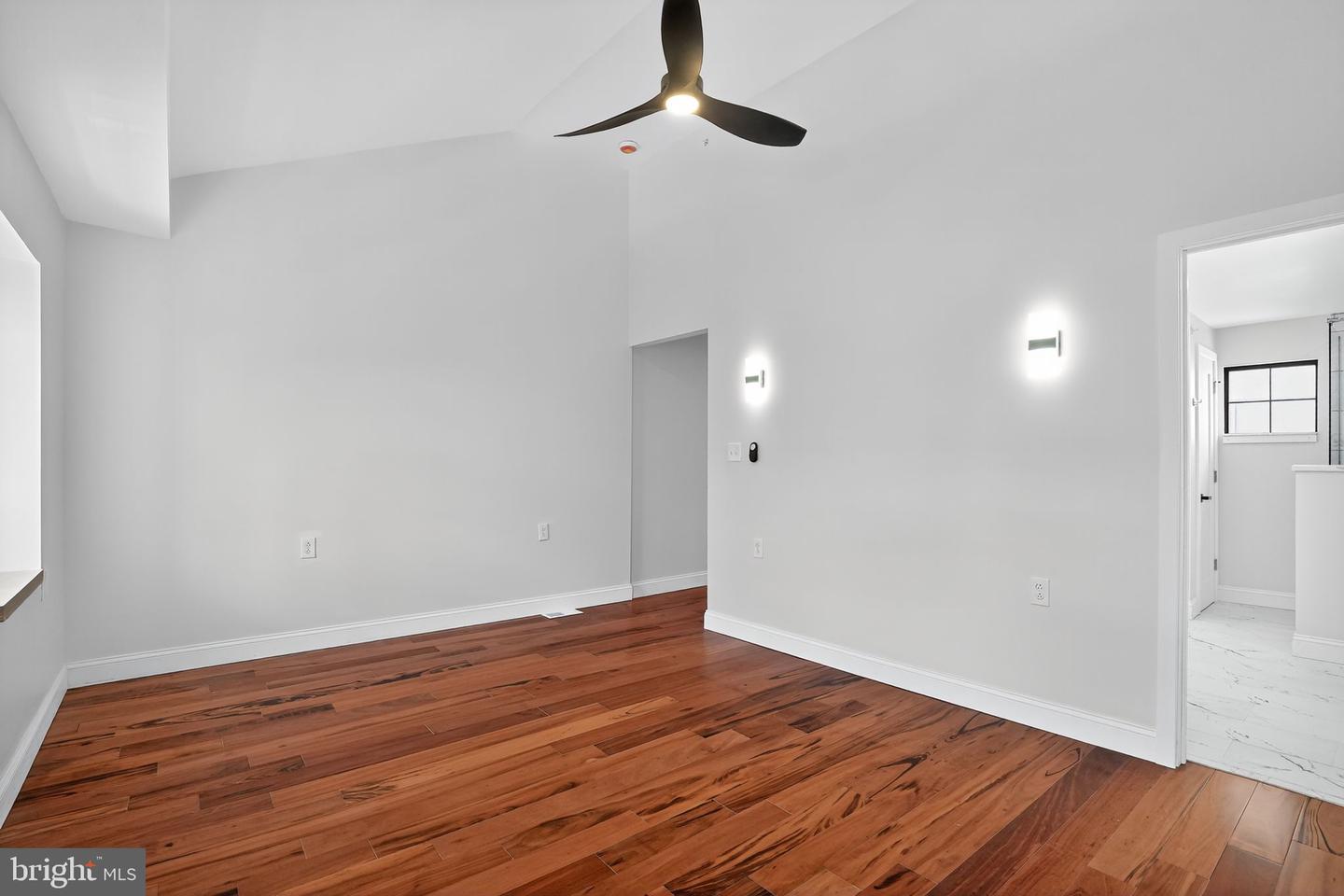 Philadelphia, Pennsylvania, 19147, United States, 3 Bedrooms Bedrooms, ,4 BathroomsBathrooms,Residential,For Sale,1926434