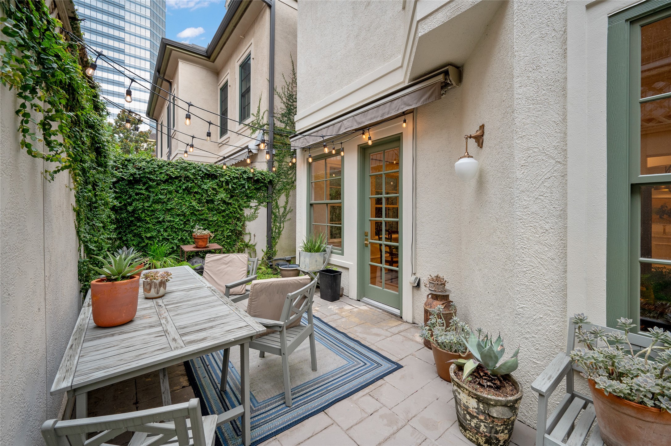  1235 Wynden Oaks Garden Drive - 物件實景